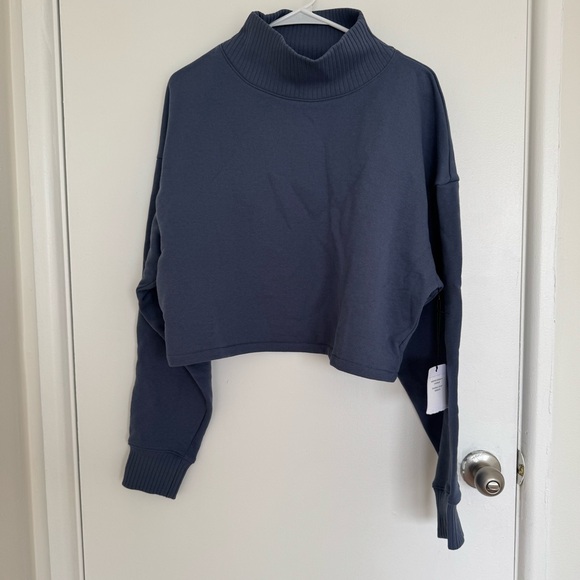 ALO Yoga Cropped Serenity Coverup in Bluestone Size L - Picture 6 of 14